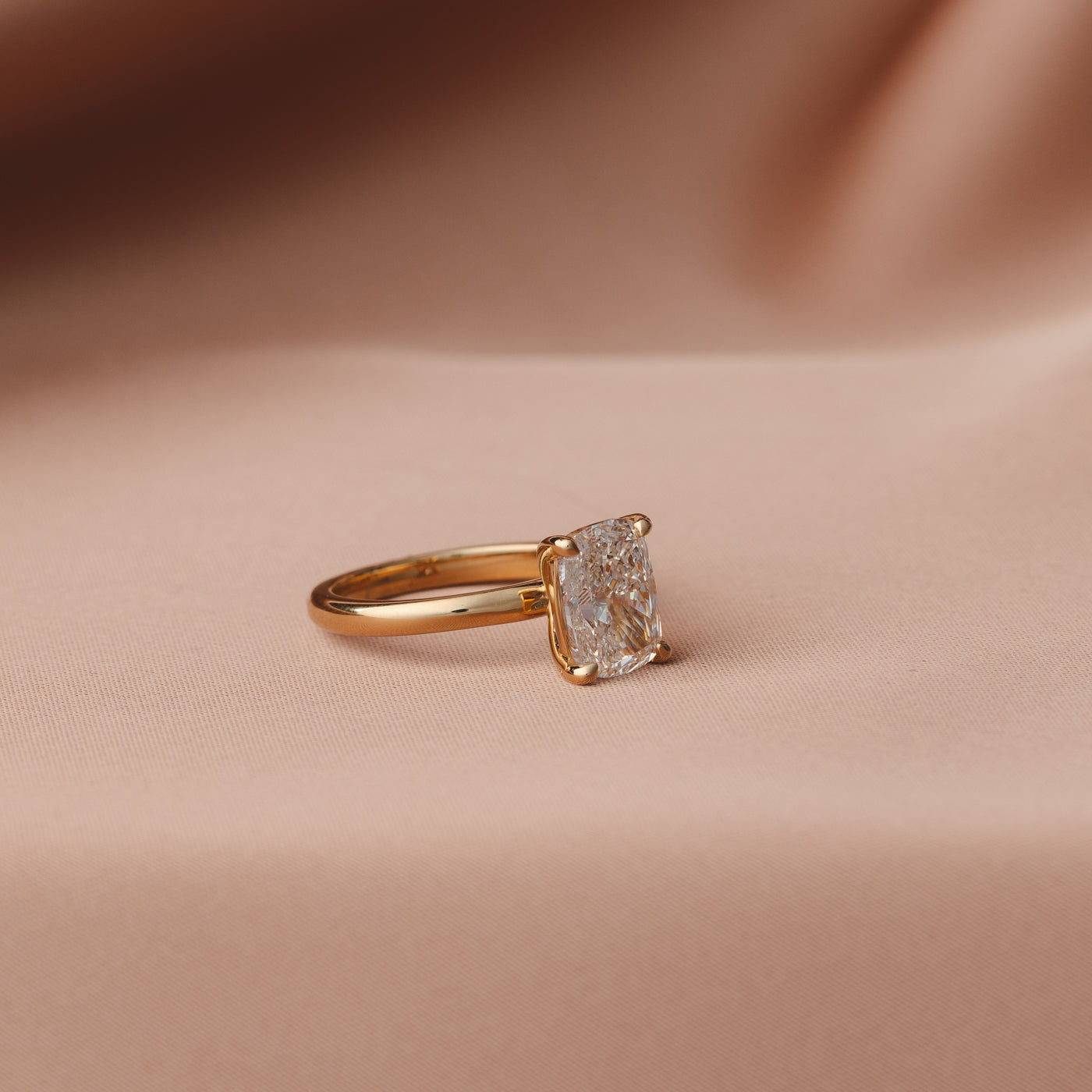 Lara 3.01 ct E VS1 Elongated Cushion Lab Diamond Ring – KAVALRI